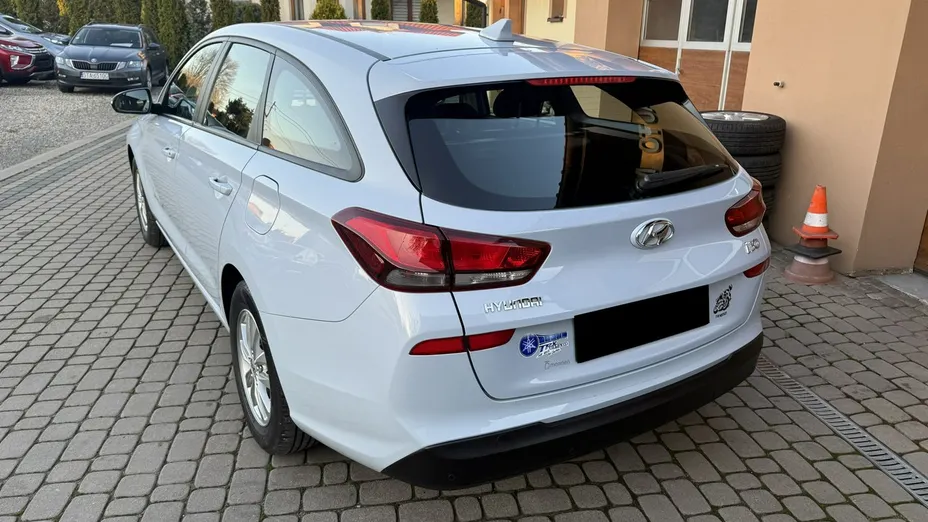 HYUNDAI i30 -