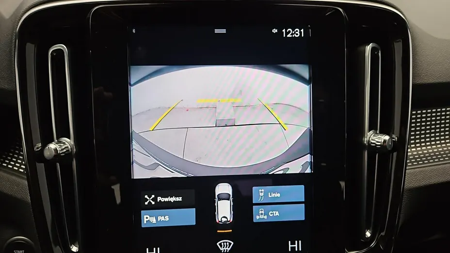 VOLVO XC40 -
