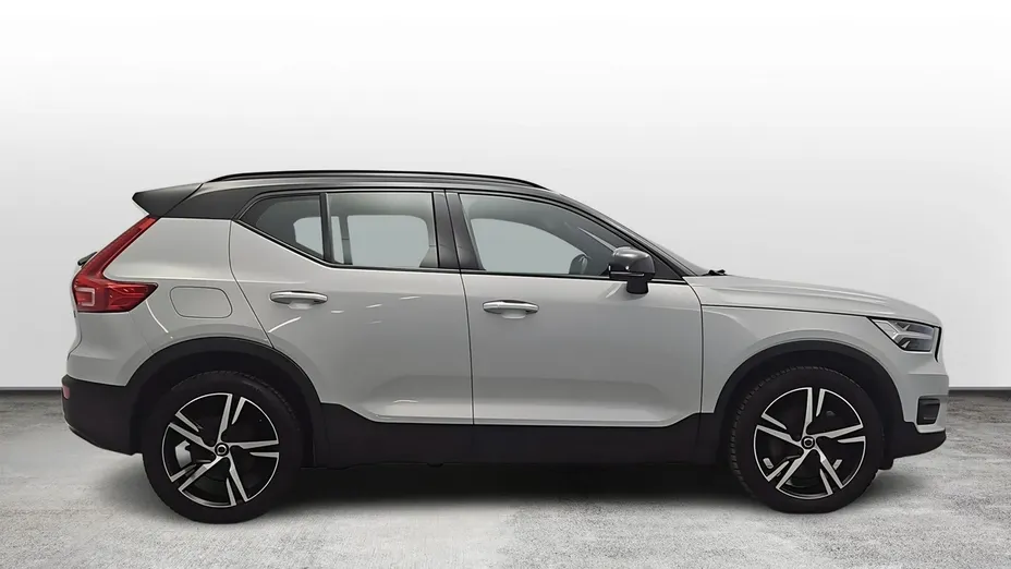 VOLVO XC40 -