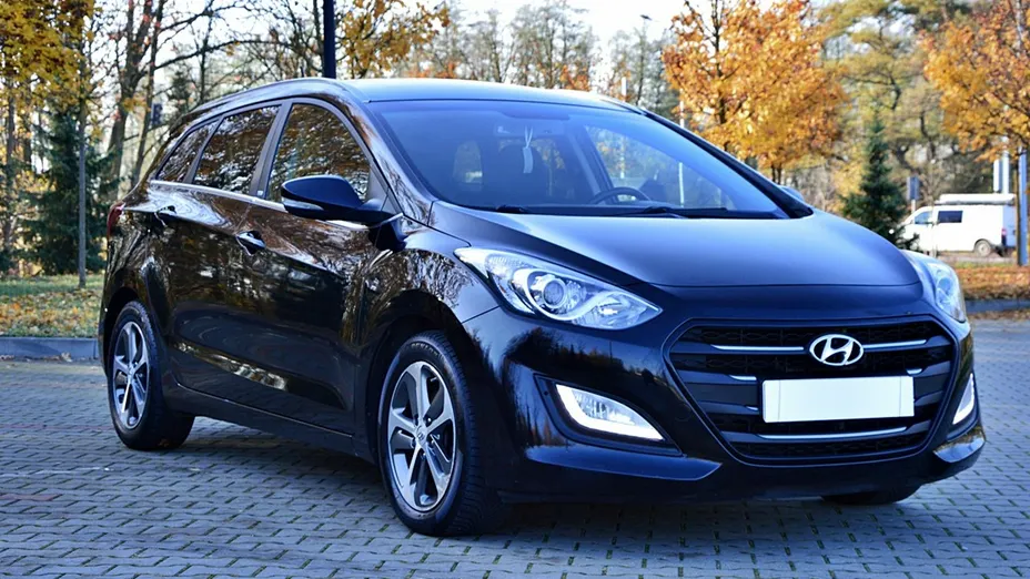 HYUNDAI i30 -