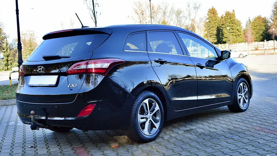 HYUNDAI i30 -