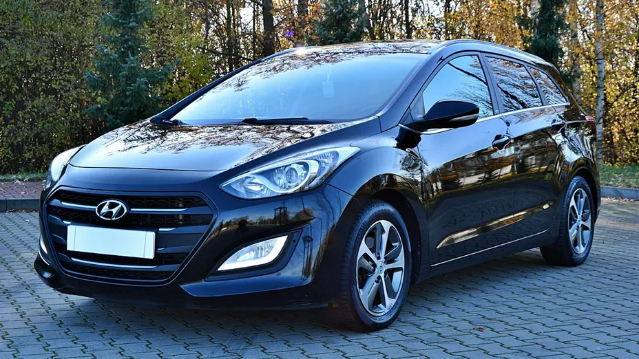 HYUNDAI i30 -