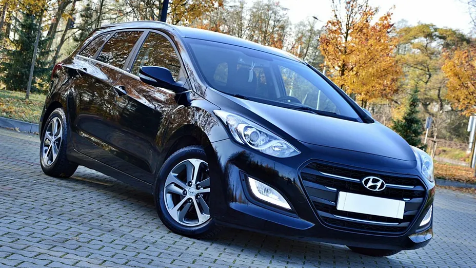 HYUNDAI i30 -