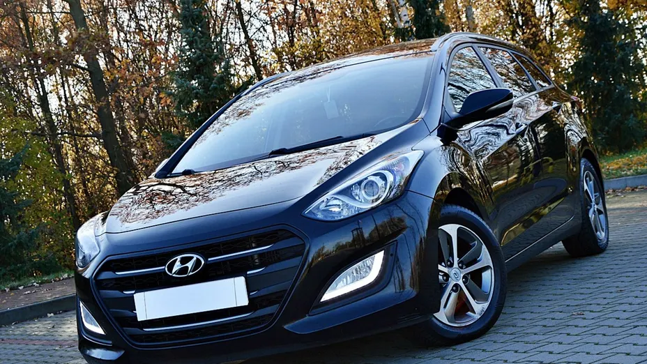 HYUNDAI i30 -