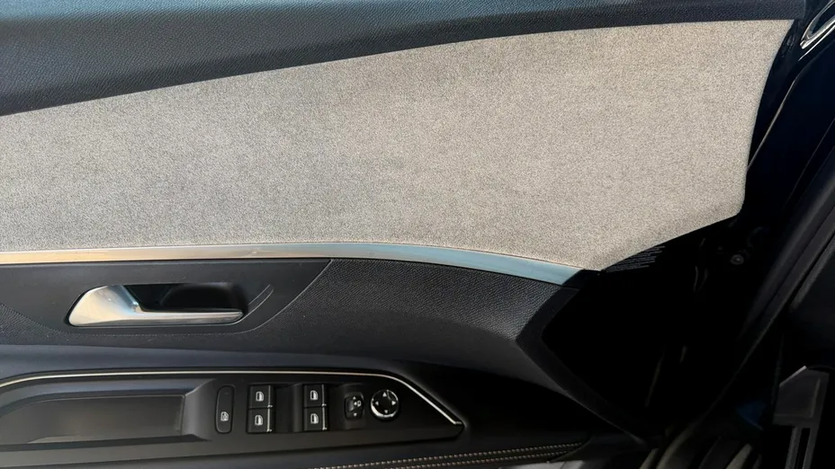 PEUGEOT 5008 -