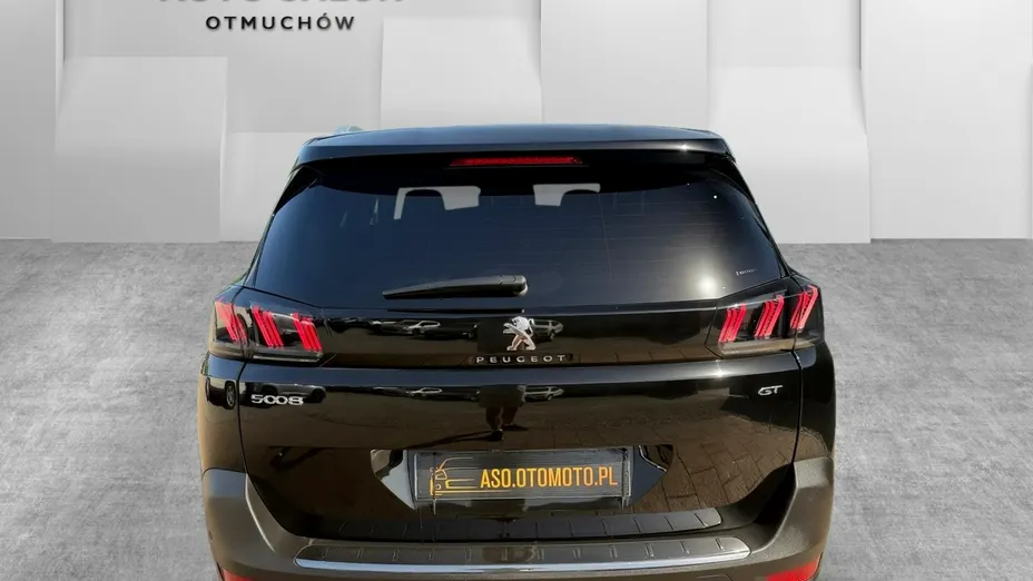 PEUGEOT 5008 -
