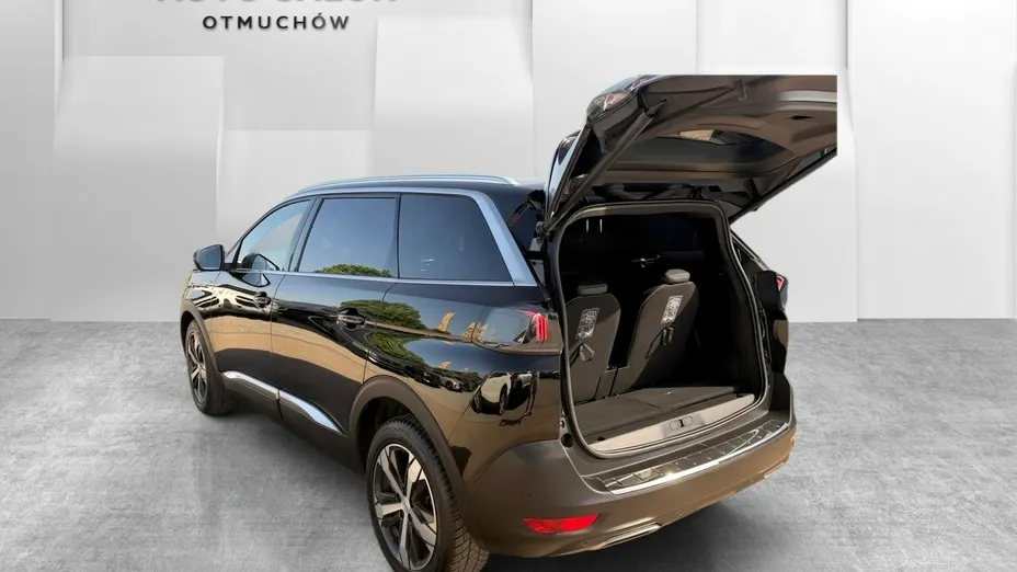 PEUGEOT 5008 -