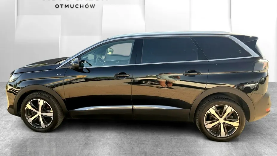 PEUGEOT 5008 -