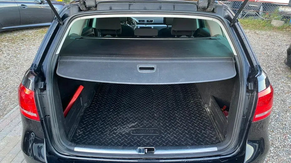 VOLKSWAGEN Passat -