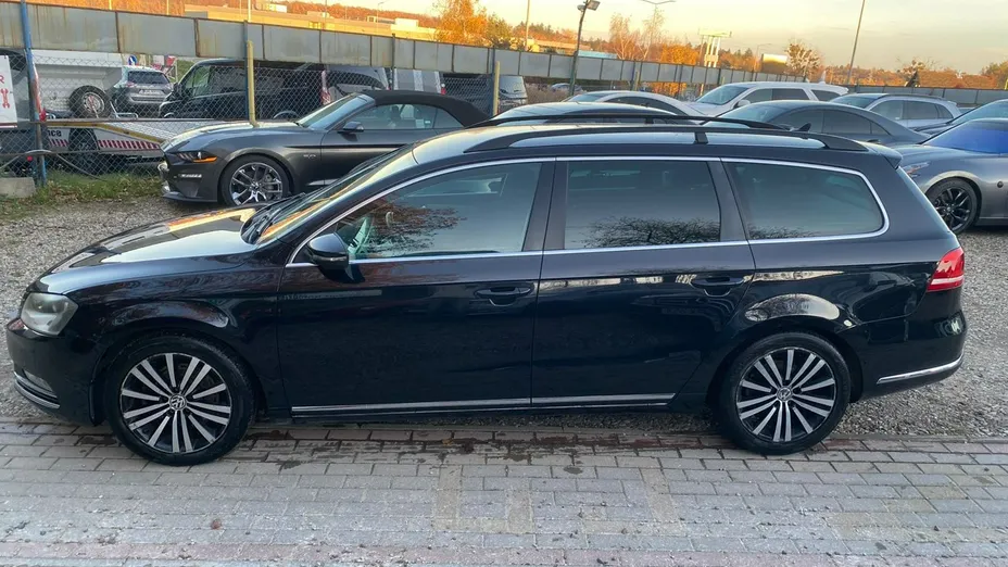 VOLKSWAGEN Passat -