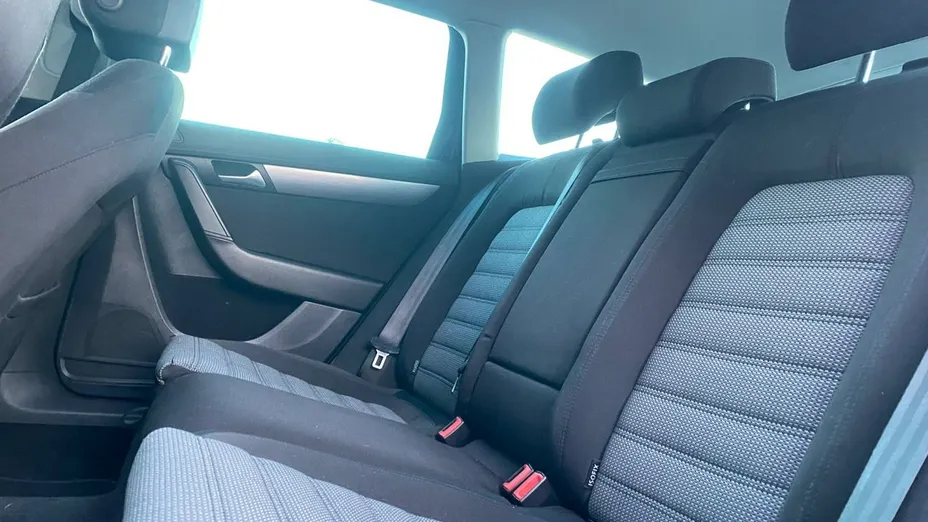 VOLKSWAGEN Passat -