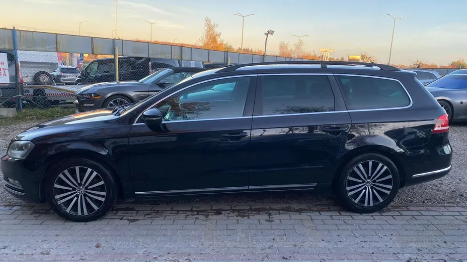 VOLKSWAGEN Passat -