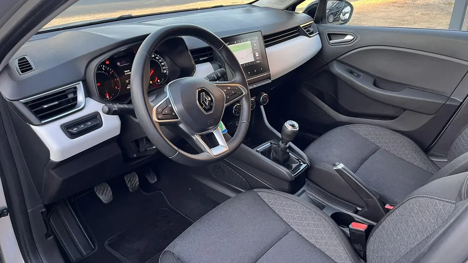 RENAULT Clio -