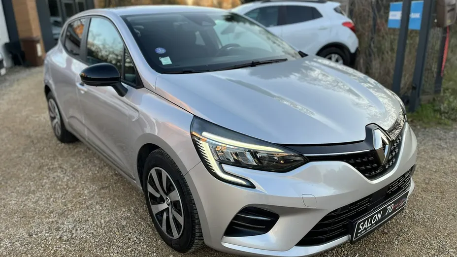 RENAULT Clio -
