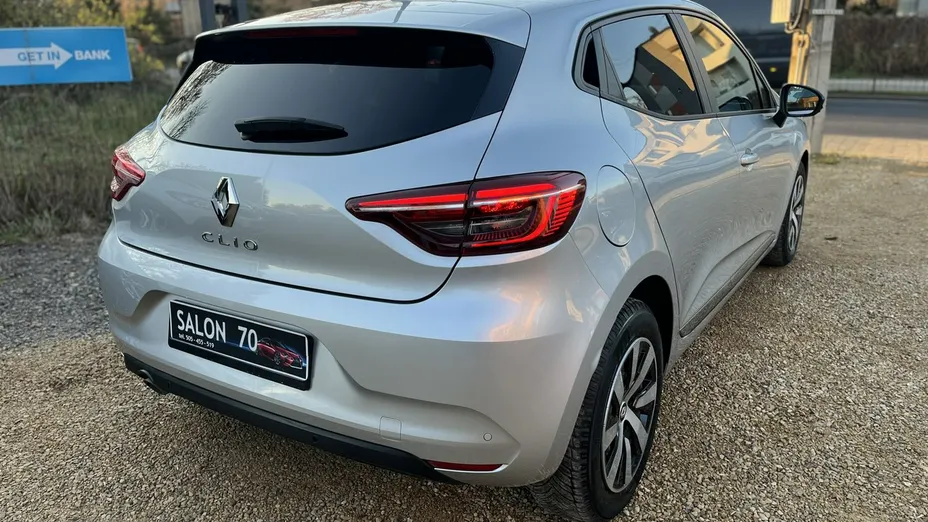 RENAULT Clio -