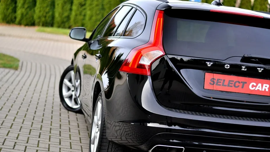 VOLVO V60 -
