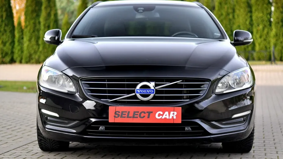 VOLVO V60 -