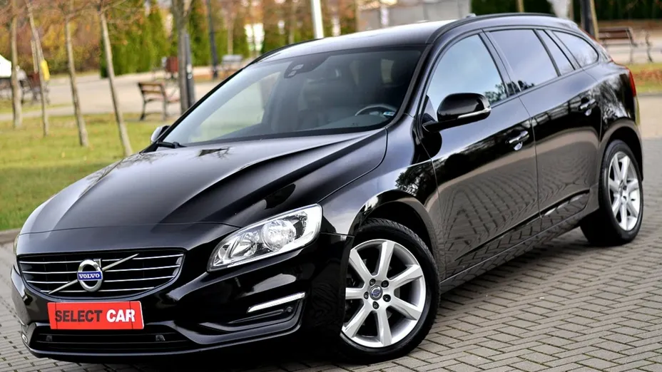 VOLVO V60 -