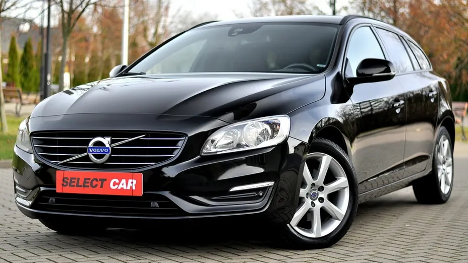 VOLVO V60 -