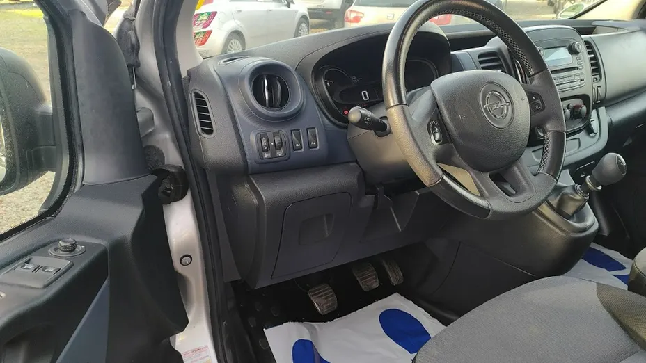 OPEL Vivaro -