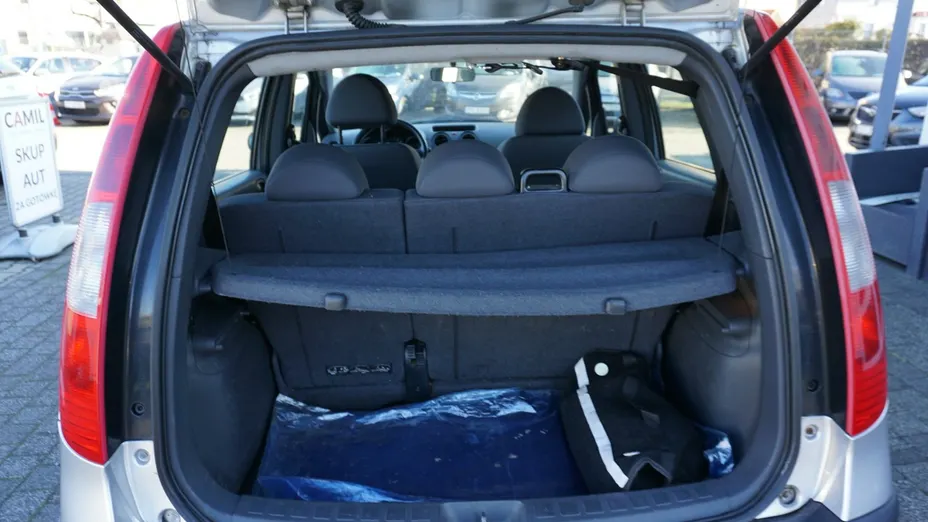 MITSUBISHI Colt -