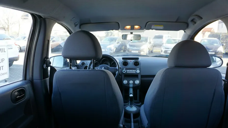 MITSUBISHI Colt -