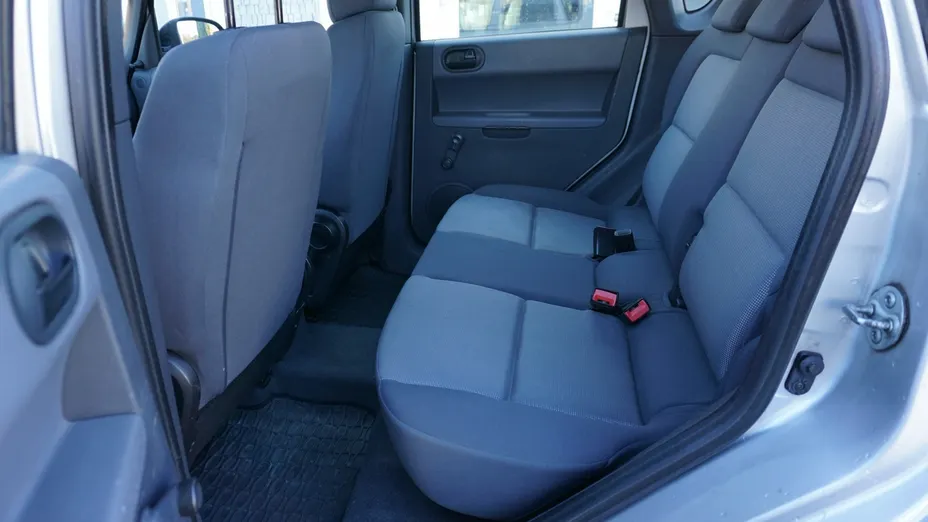 MITSUBISHI Colt -