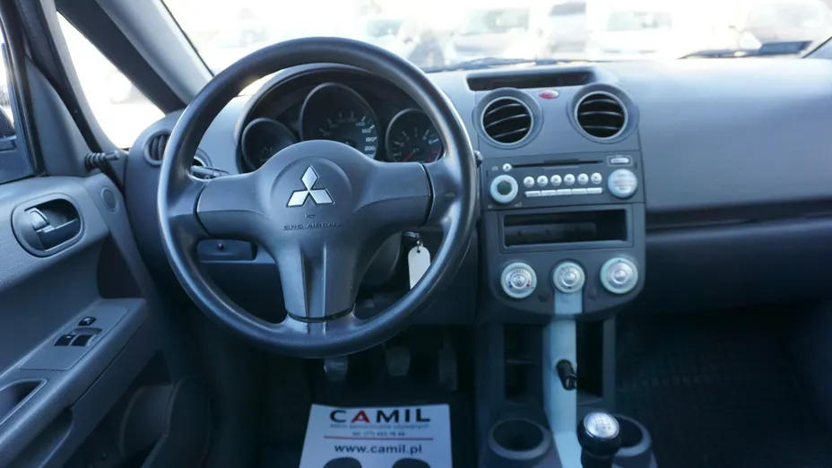 MITSUBISHI Colt -