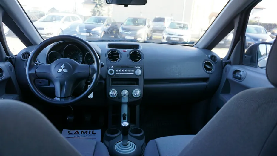 MITSUBISHI Colt -