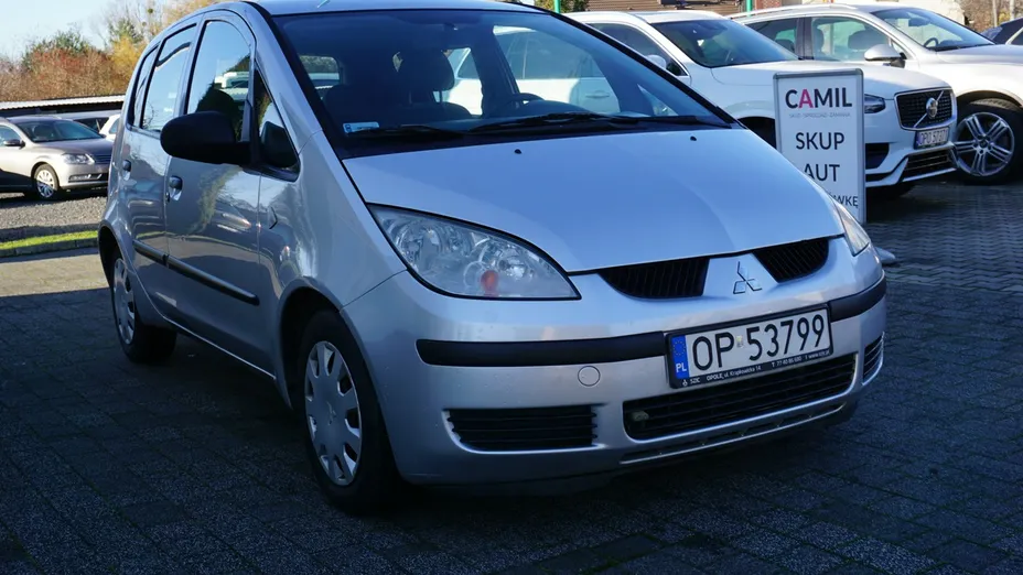 MITSUBISHI Colt -