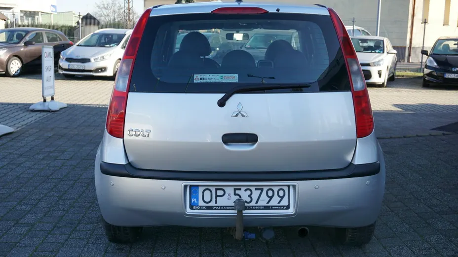 MITSUBISHI Colt -