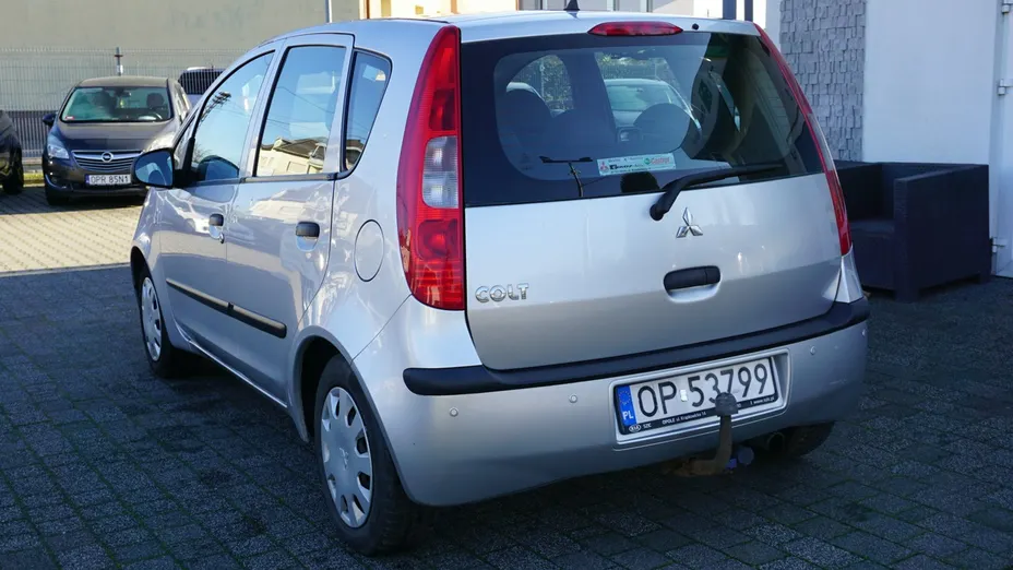 MITSUBISHI Colt -