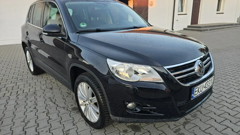 VOLKSWAGEN Tiguan -
