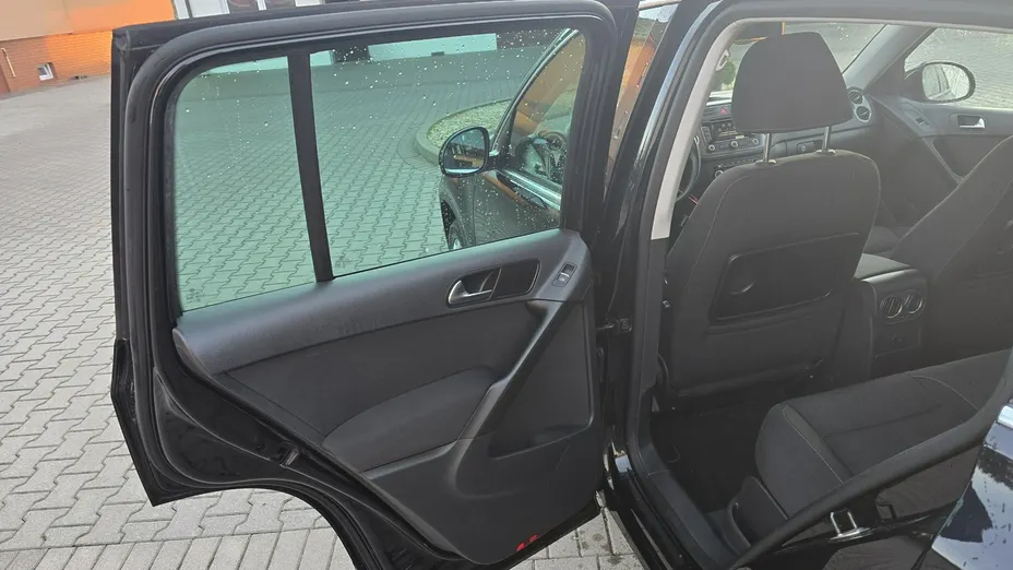 VOLKSWAGEN Tiguan -