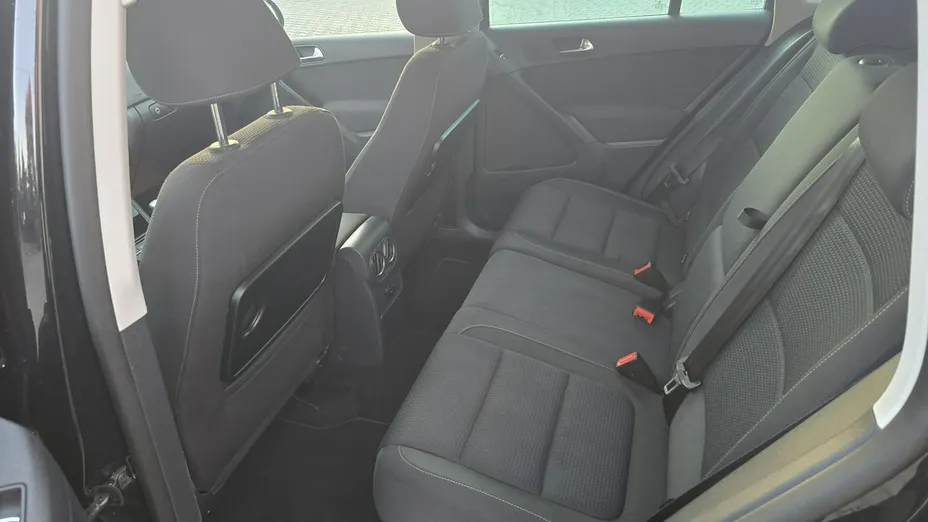 VOLKSWAGEN Tiguan -