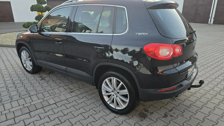 VOLKSWAGEN Tiguan -