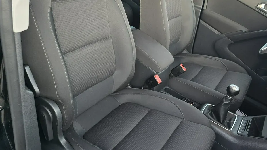 VOLKSWAGEN Tiguan -
