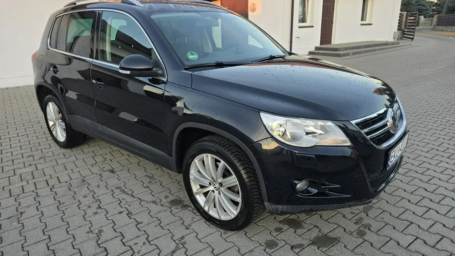 VOLKSWAGEN Tiguan -