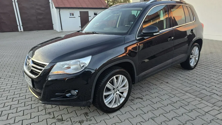 VOLKSWAGEN Tiguan -