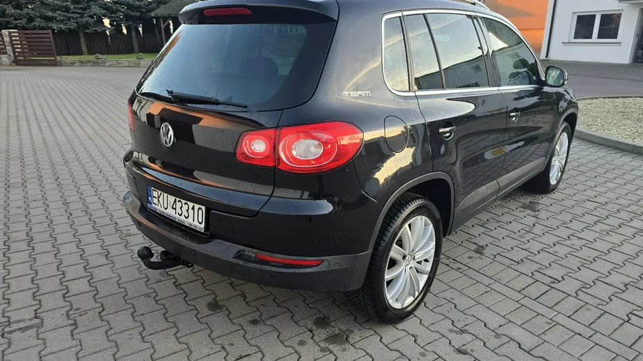 VOLKSWAGEN Tiguan -