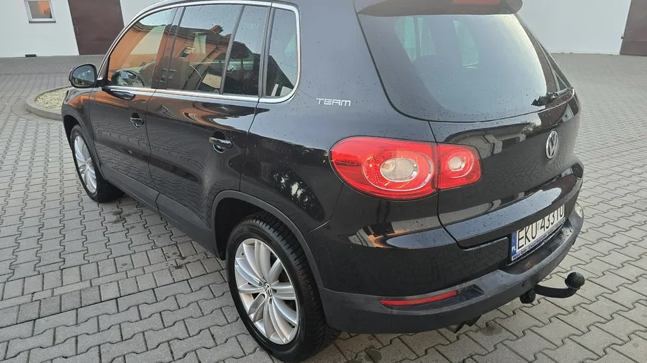 VOLKSWAGEN Tiguan -