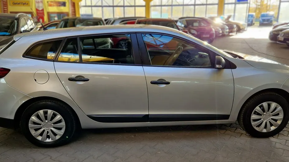 RENAULT Megane -