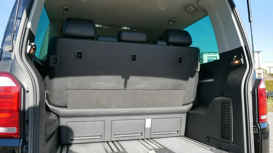 VOLKSWAGEN Multivan -