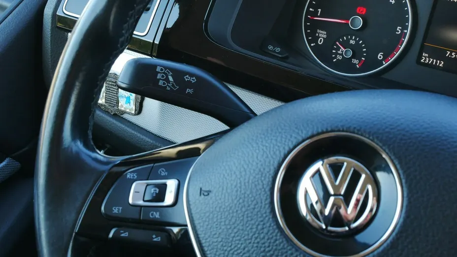 VOLKSWAGEN Multivan -