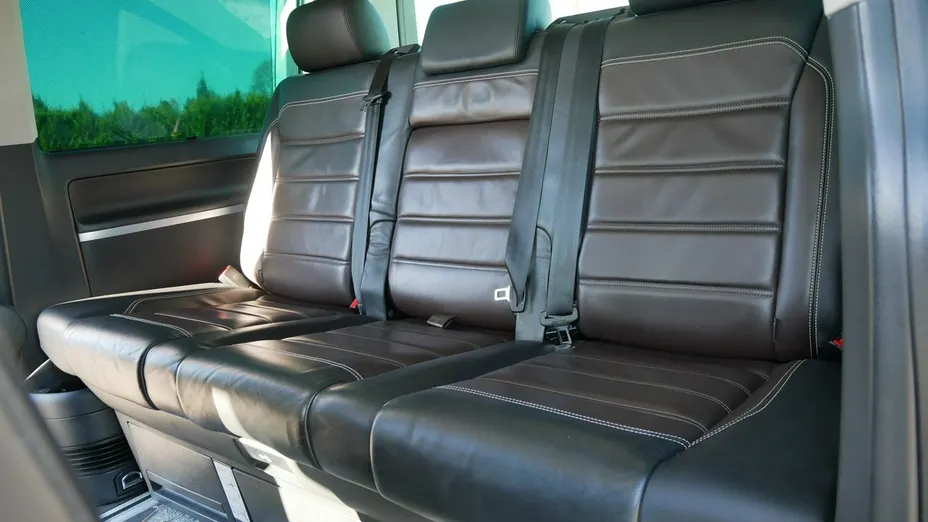 VOLKSWAGEN Multivan -