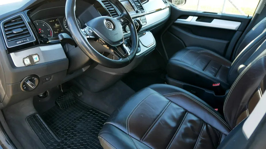 VOLKSWAGEN Multivan -