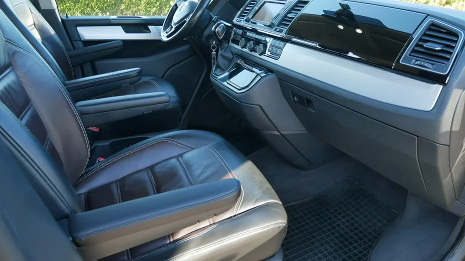 VOLKSWAGEN Multivan -