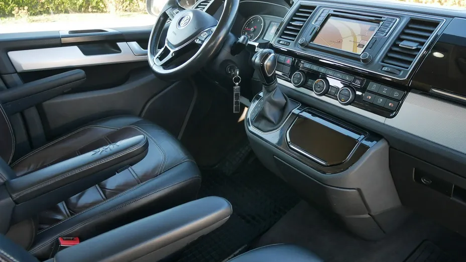 VOLKSWAGEN Multivan -