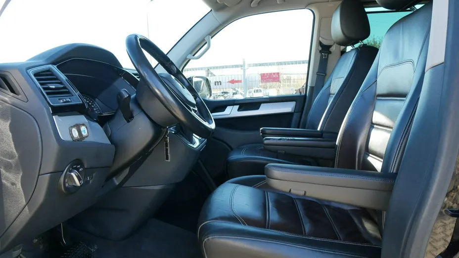 VOLKSWAGEN Multivan -