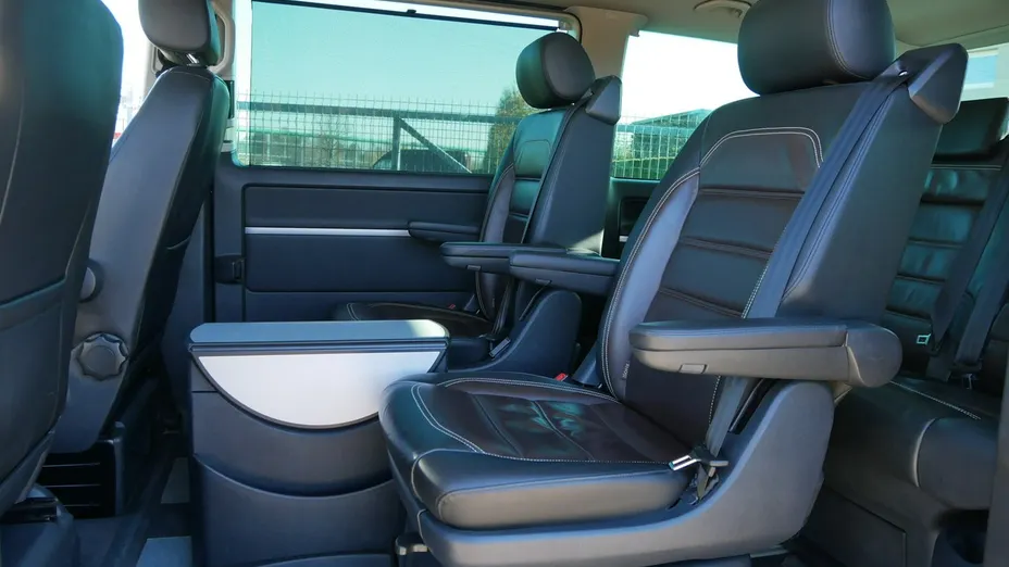 VOLKSWAGEN Multivan -